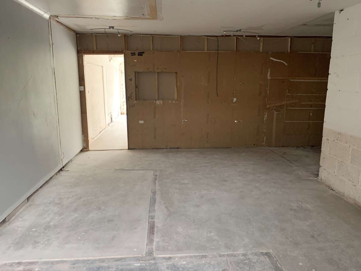 Retail/Shop in Plymouth - photo 4