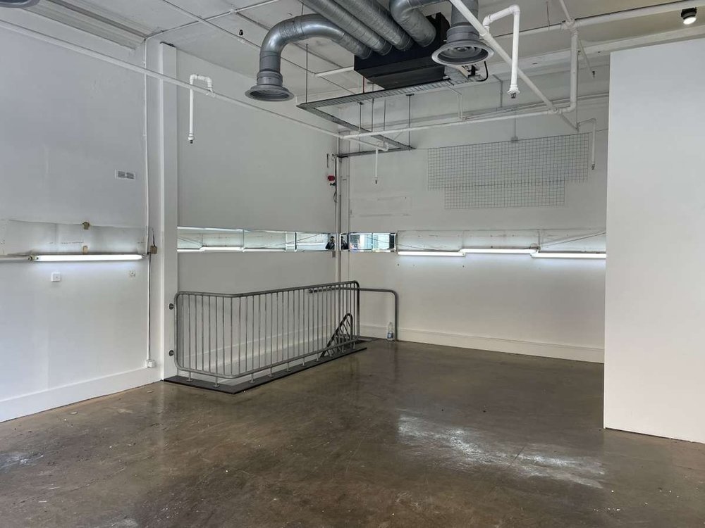 Retail/Shop in Manchester - photo 2