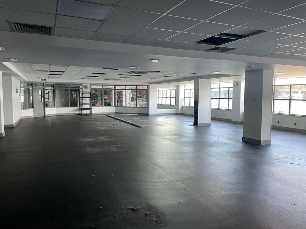 Retail/Shop in Bournemouth - photo 2