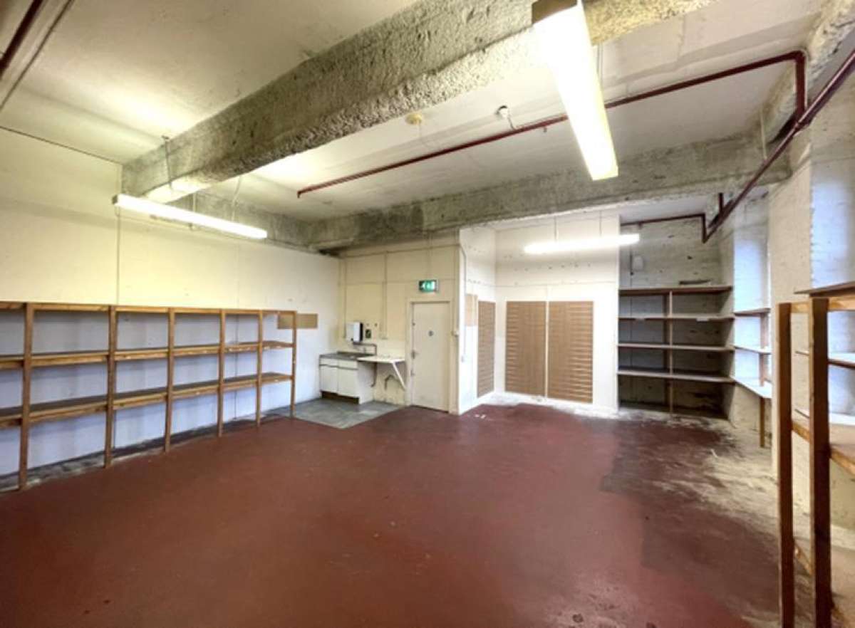 Retail/Shop in Trowbridge - photo 3