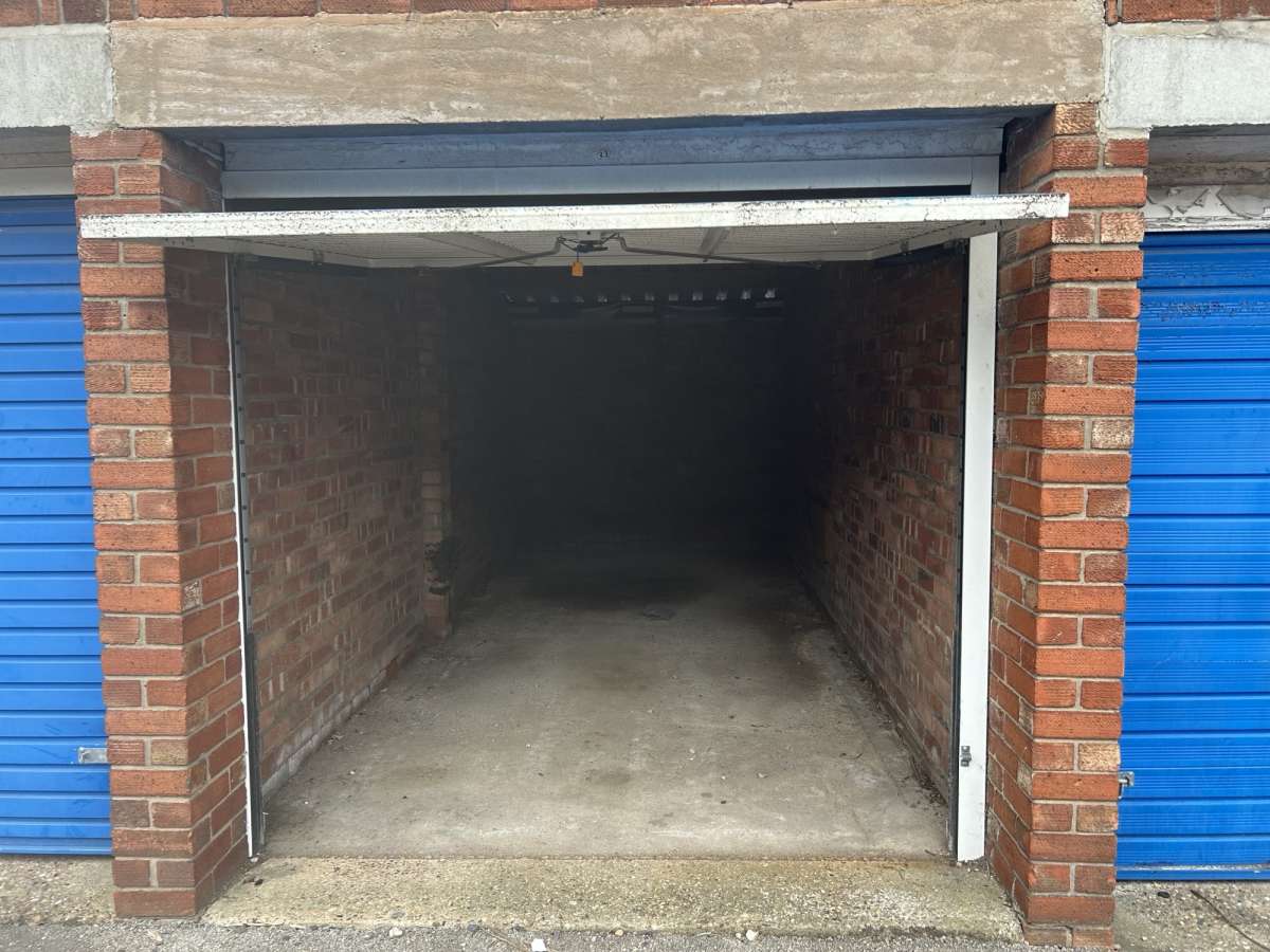 Industrial Unit in Doncaster - photo 2