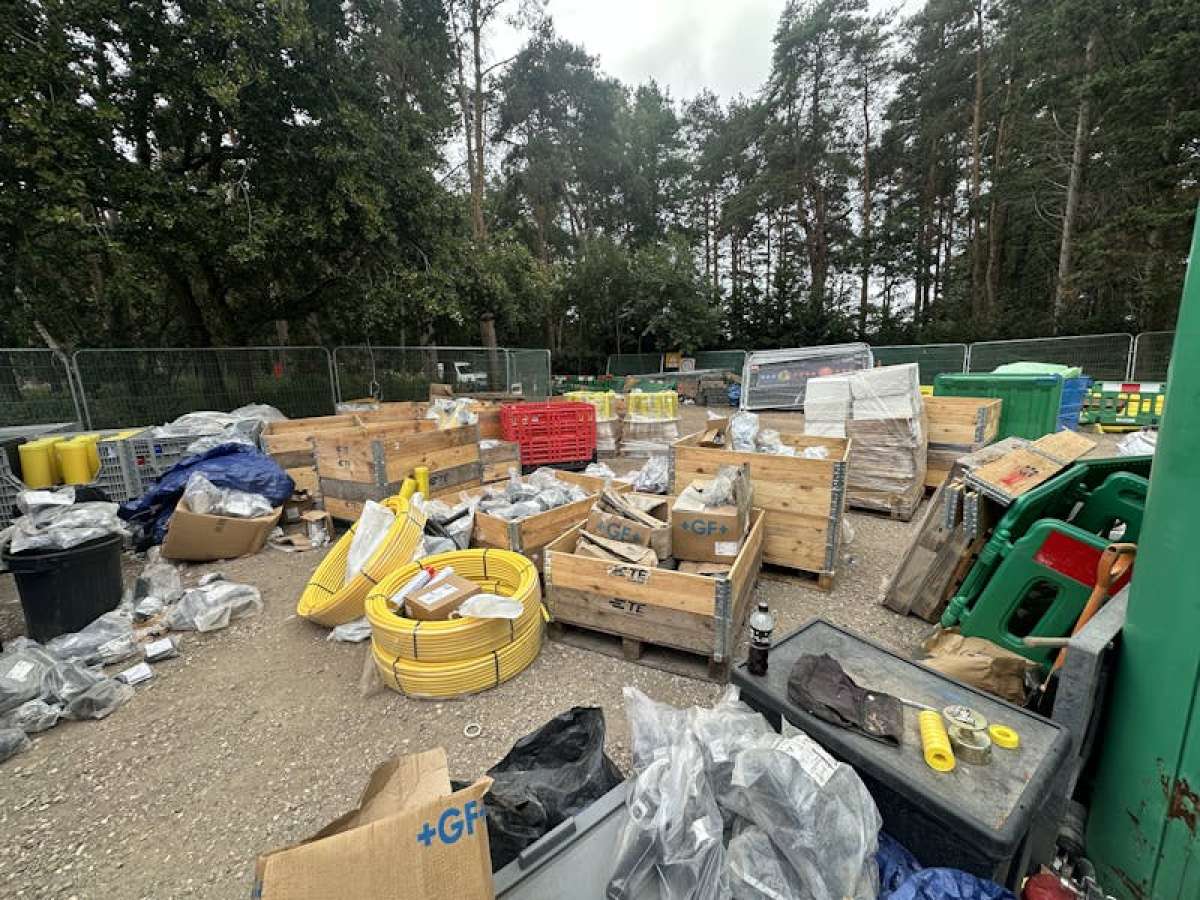 Storage in Tilford - photo 2