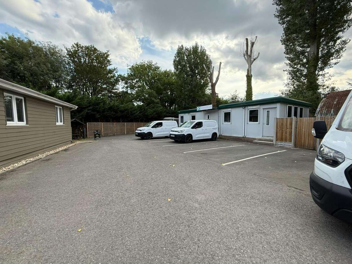 Industrial Unit in Eastleigh - photo 3